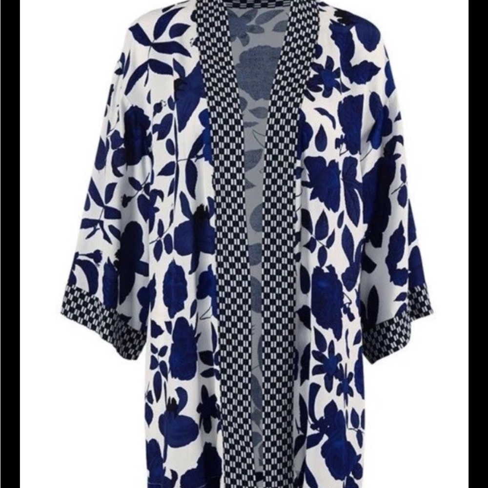 CAbi #5661 Blue & White Botanical Kimono Size XS/S